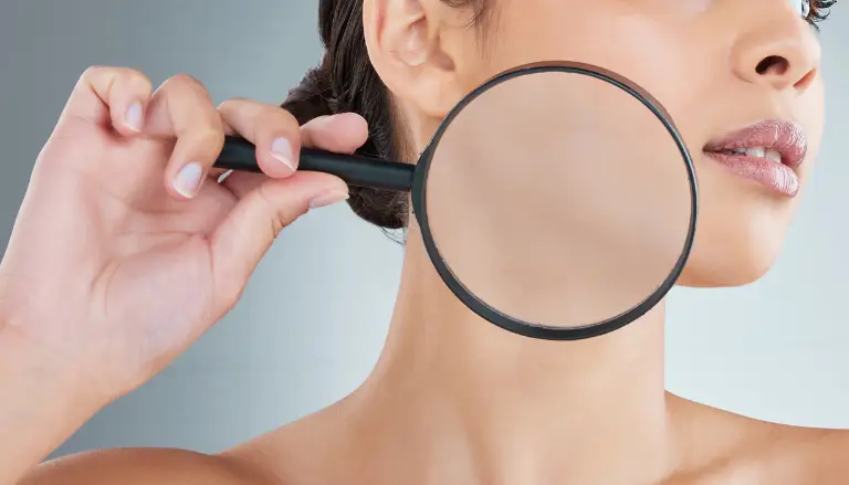 woman with no skin tags